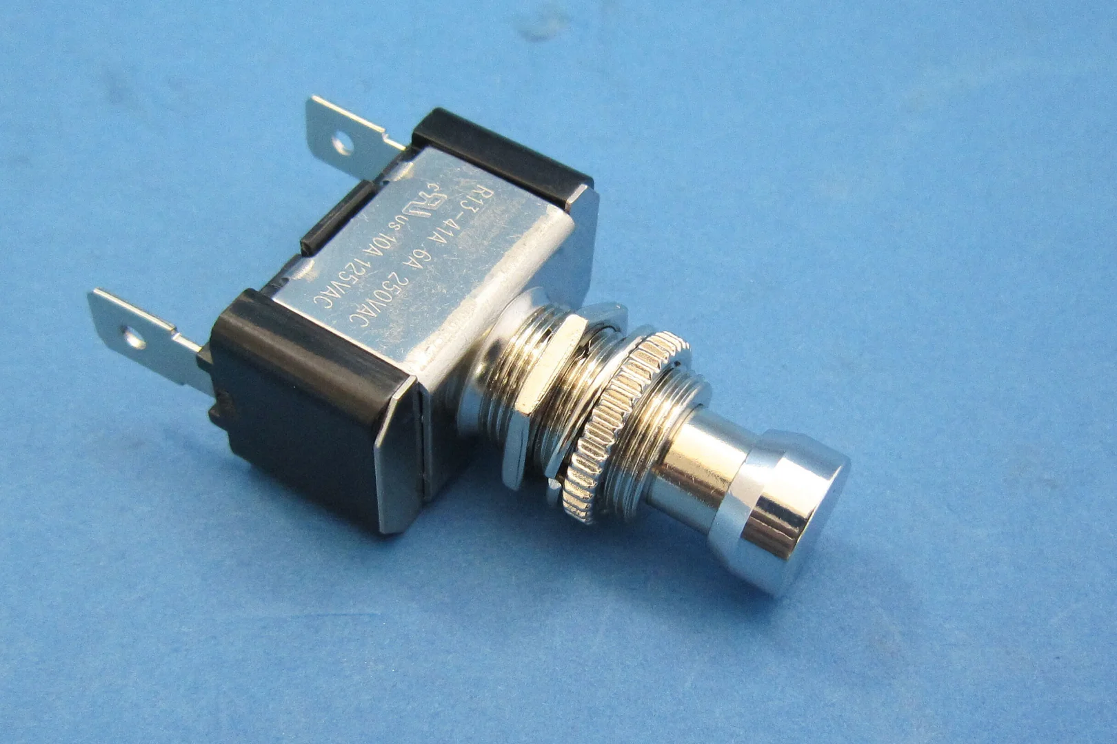 Switches > Push Button Switches - Interrupteur à bouton poussoir ...